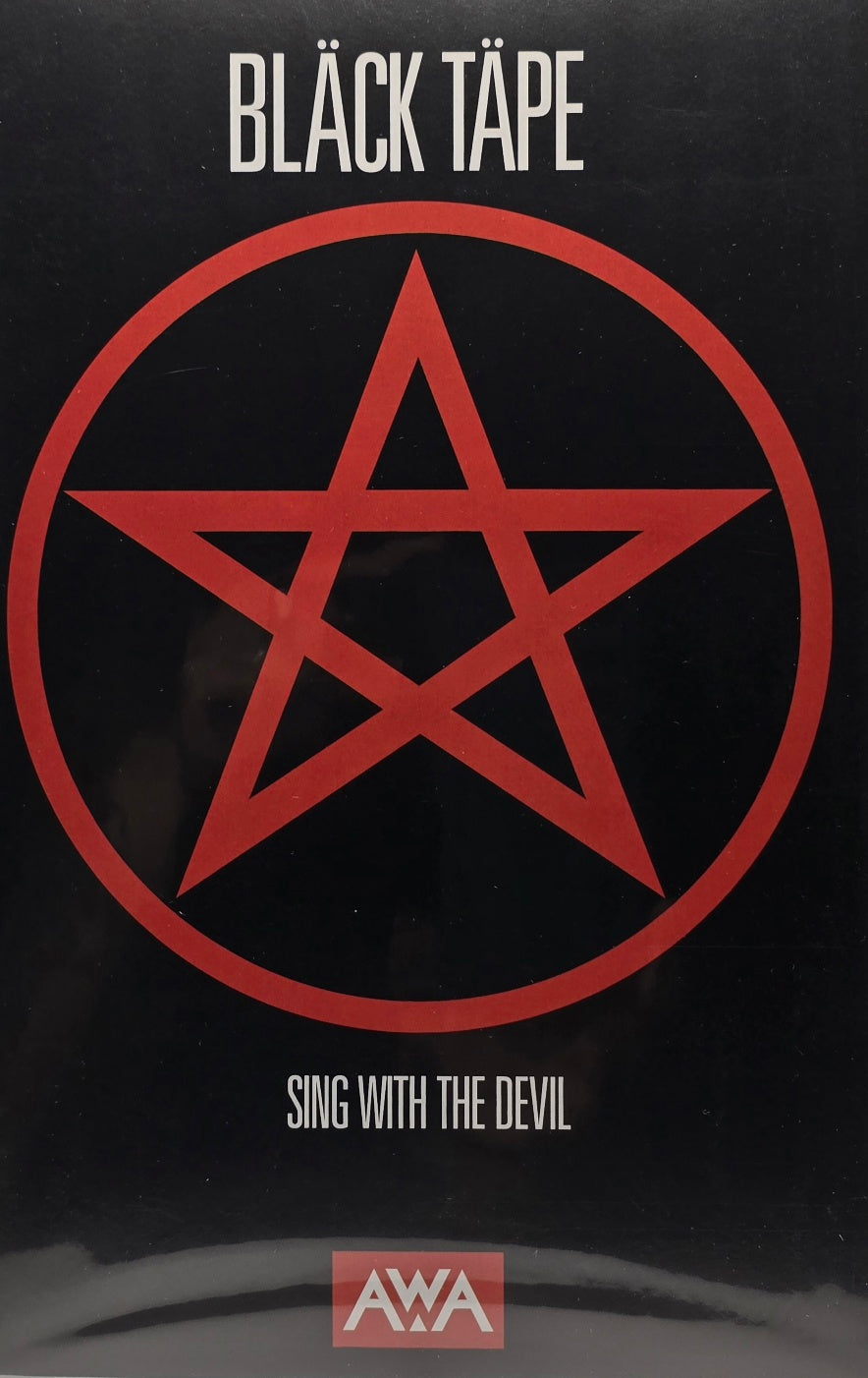 Bläck Täpe: Sing with the Devil (AWA Studios)